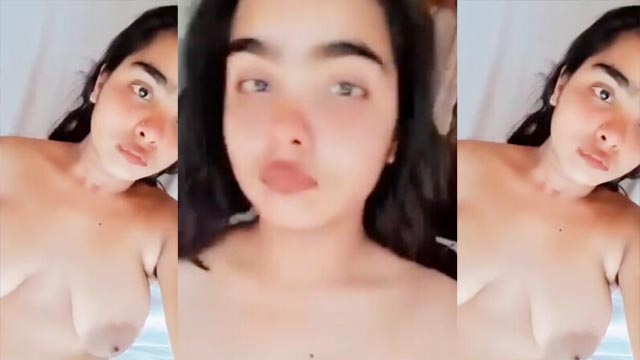 Sexy Chubby Girl Fully Nude Showing Fingering Video’s
