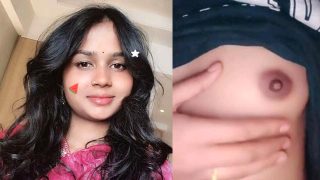 Sexy Indian Girl Showing Boobs On Video Call