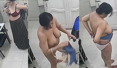 Desi Bhabhi Nude On Parlour Dress Changing SpyCam Viral XXX