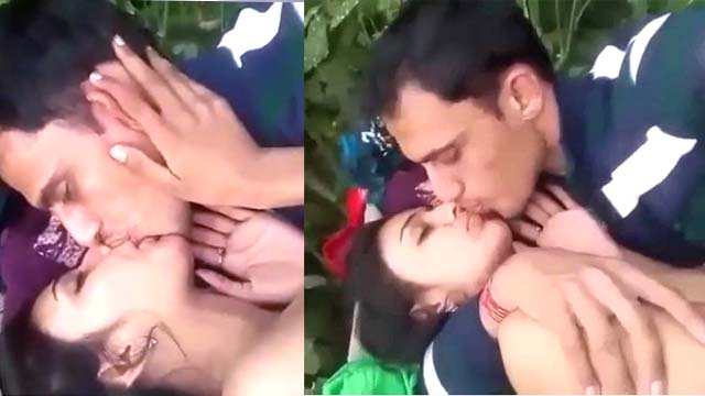 Desi Couple Sex In the Open jungle Sex Mms