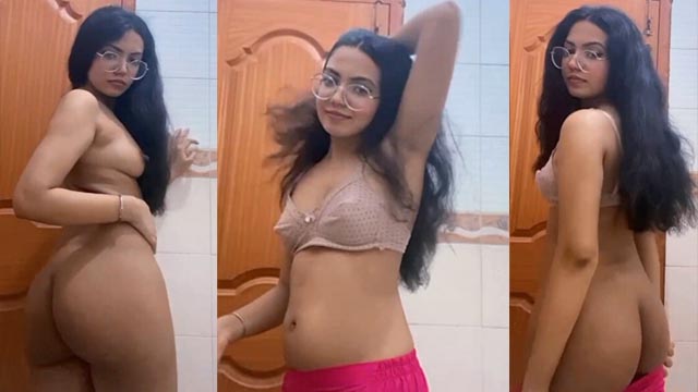 Desi Sexy Slim Chasmish Gf Slapping Thick Ass Show